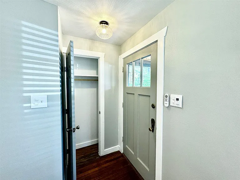1018 Dunbar St — Photo 7