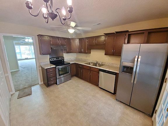 Kitchen - Range, dishwahser & fridge included