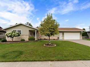 2030 Andrea Ln, Manitowoc, WI 54220