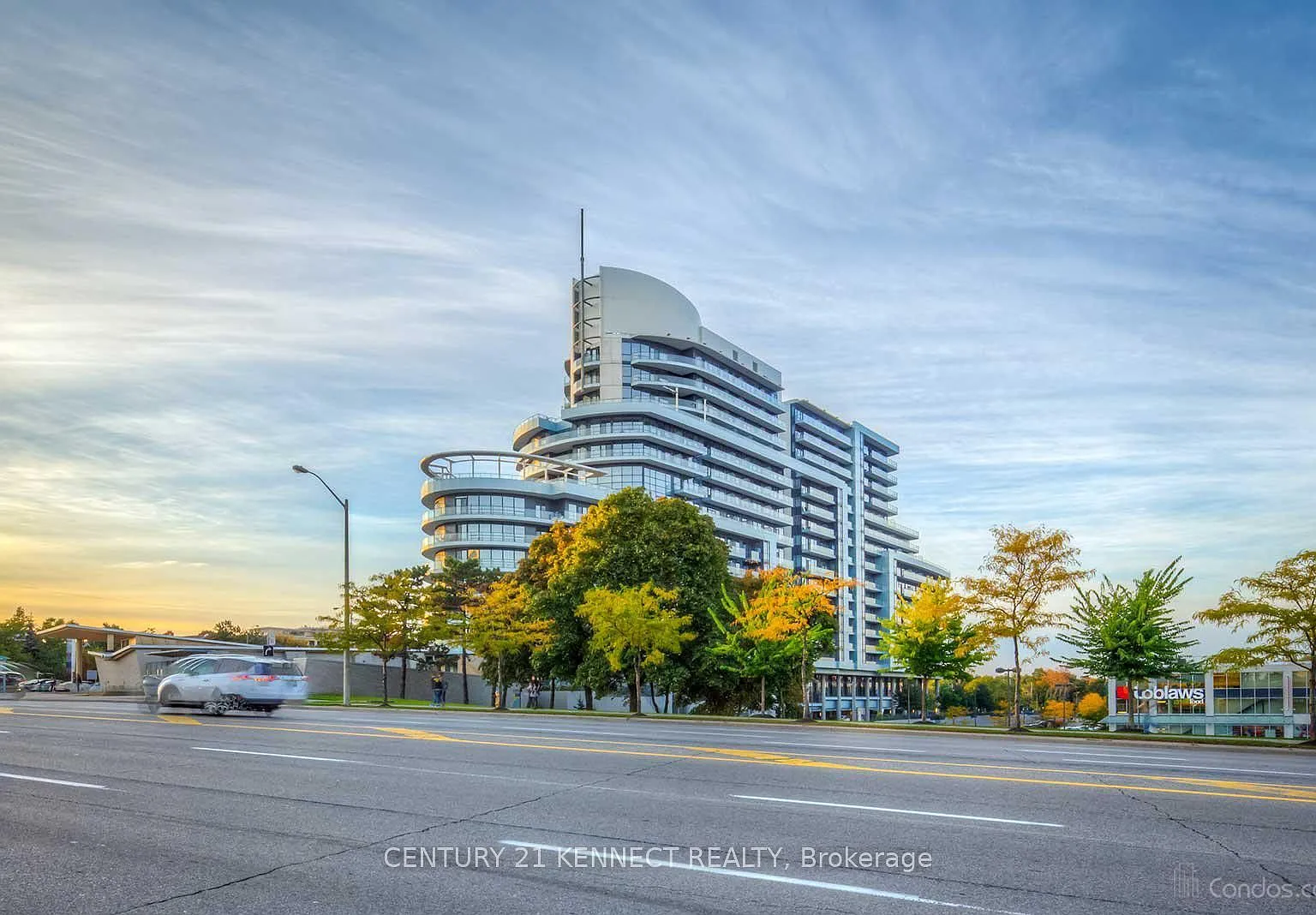 The Arc Condos — Photo 1