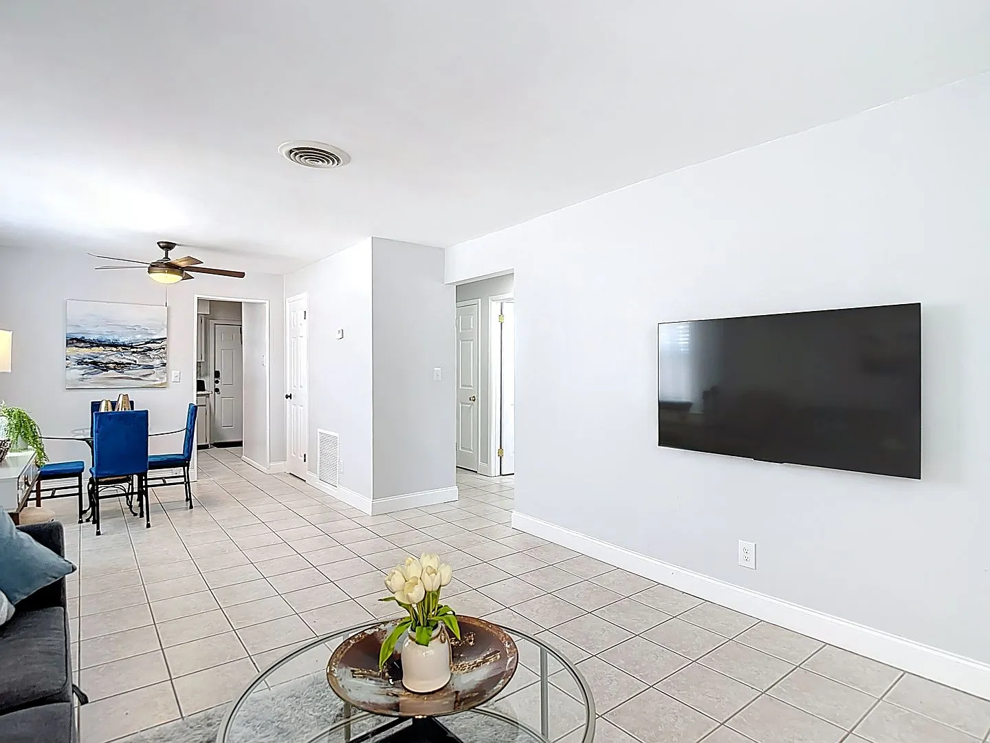 2 Bedroom 1 Bath Apartment Home Located In St. Petersburg, Fl — Photo 4