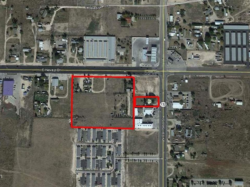 2nd image of 703 E Navajo Dr