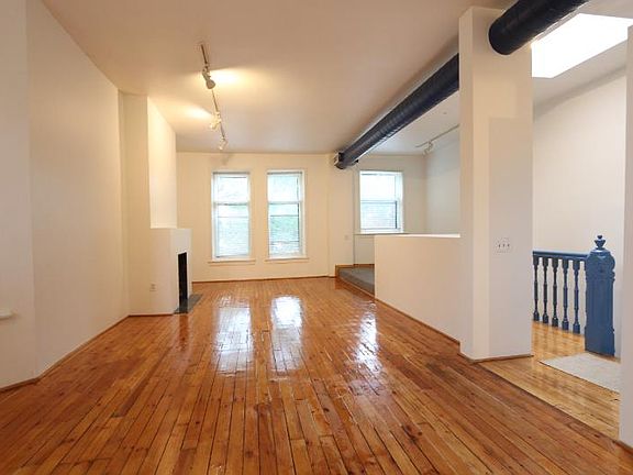 3rd image of 1118 N Damen Ave #2