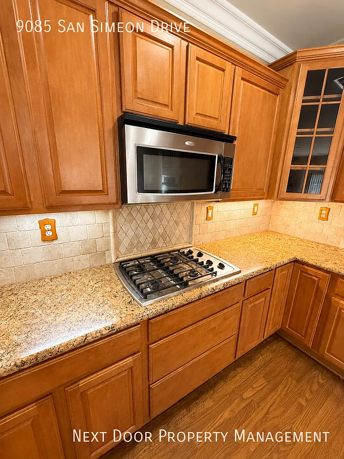 Spacious 3-Bed, 3-Bath + Bonus room as office/den. Great room - Open Kitchen with island. Gem in ... — Photo 2