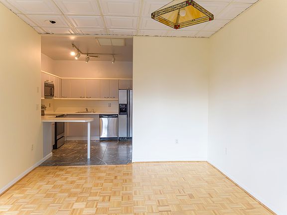 5th image of 75 Liberty Ave Unit C17