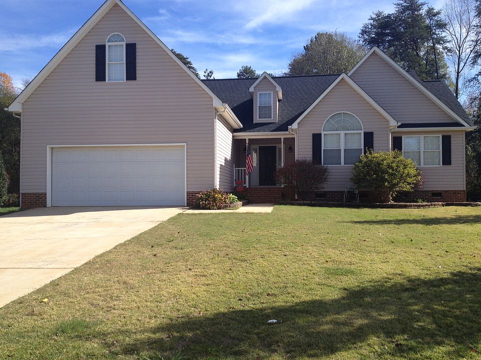 1st image of 132 Silver Birch Ln