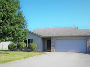 1032 Amber Willow Way, Huntertown, IN 46748