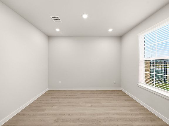 5th image of 2625 Village Azalea Dr