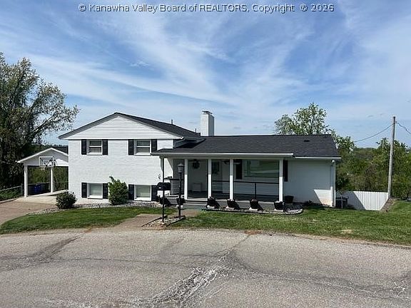 2nd image of 1520 Knob Rd