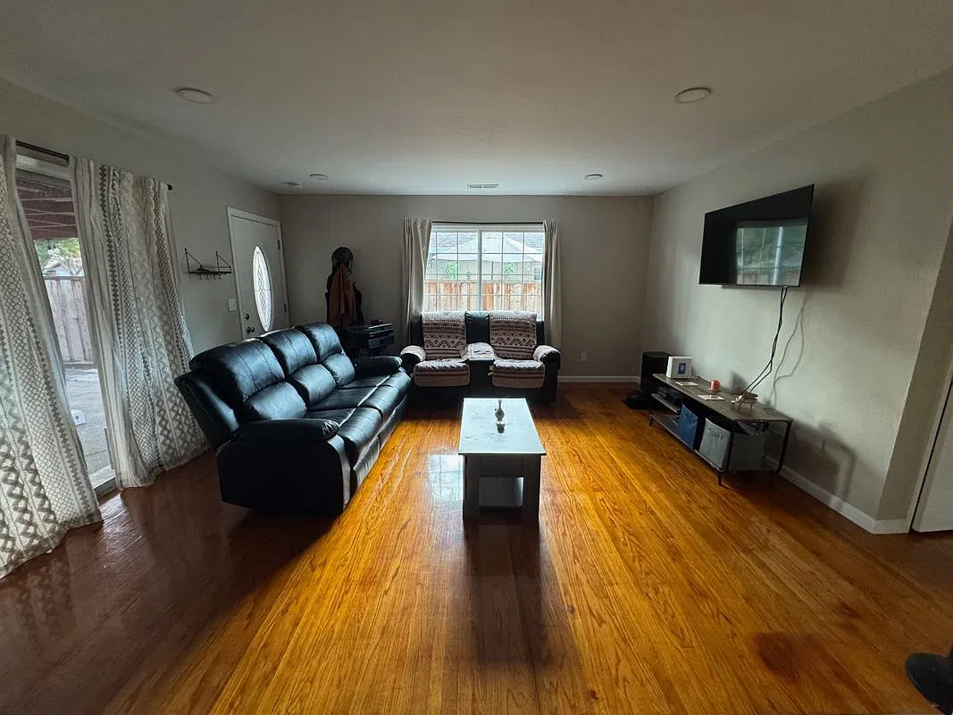 2 bed, 1.0 bath, 768 sqft, $3,600 — Photo 2