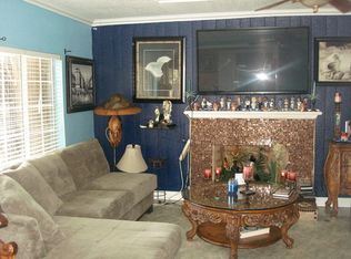 7841 Lemp Ave, North Hollywood, CA 91605