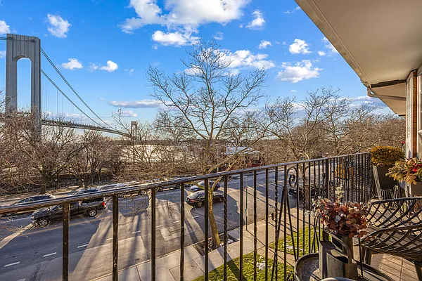 Sold by REMAX Elite | media 18