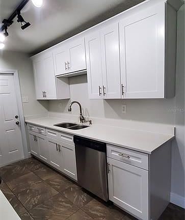 5th image of 413R S Alder Ave