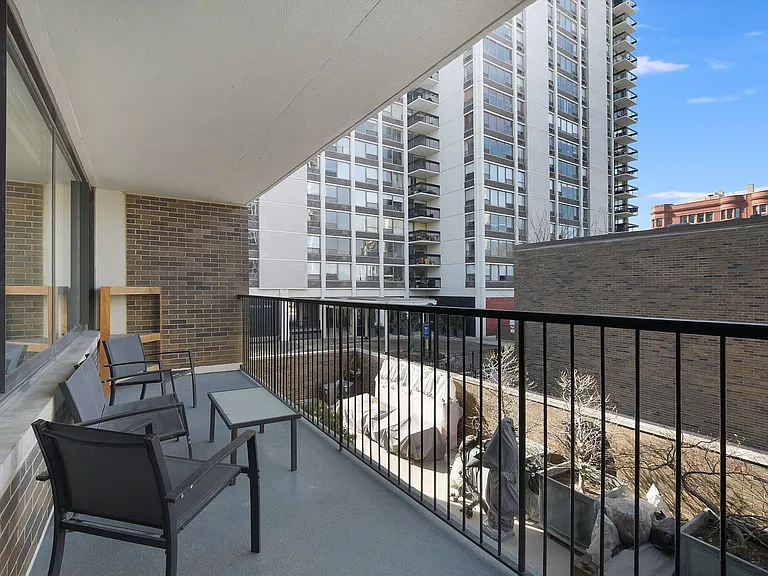 1555 N Sandburg Ter #201 — Photo 18