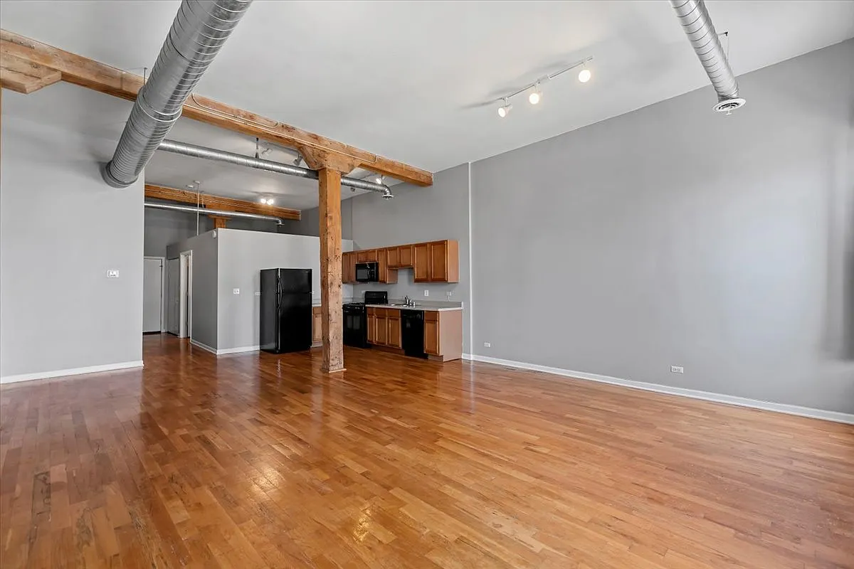 1822 S Bishop St — Photo 3