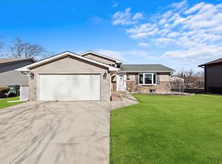 5154 Coulter Rd, Oak Forest, IL 60452