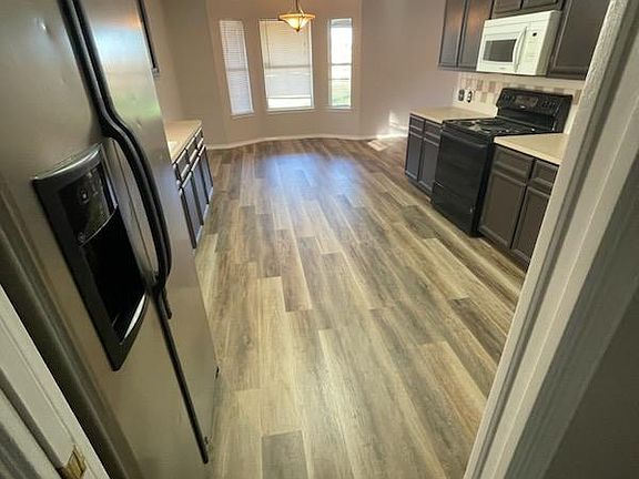 2nd image of 3207 Woodrow Dr