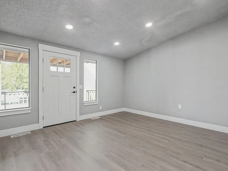 322 S Birch St — Photo 31