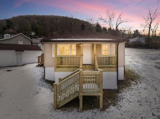 200 Cunningham St, Narrows, VA 24124