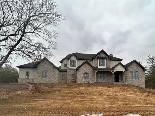 18 Williamsburg Estates Dr, Saint Louis, MO 63131