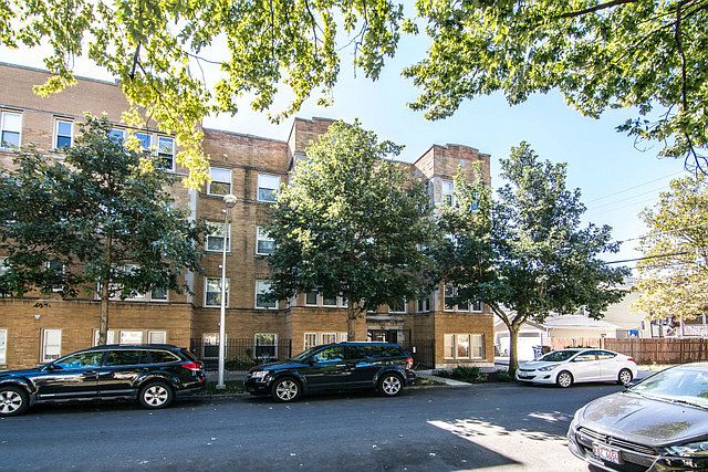 1st image of 3009 W Belle Plaine Ave APT 3