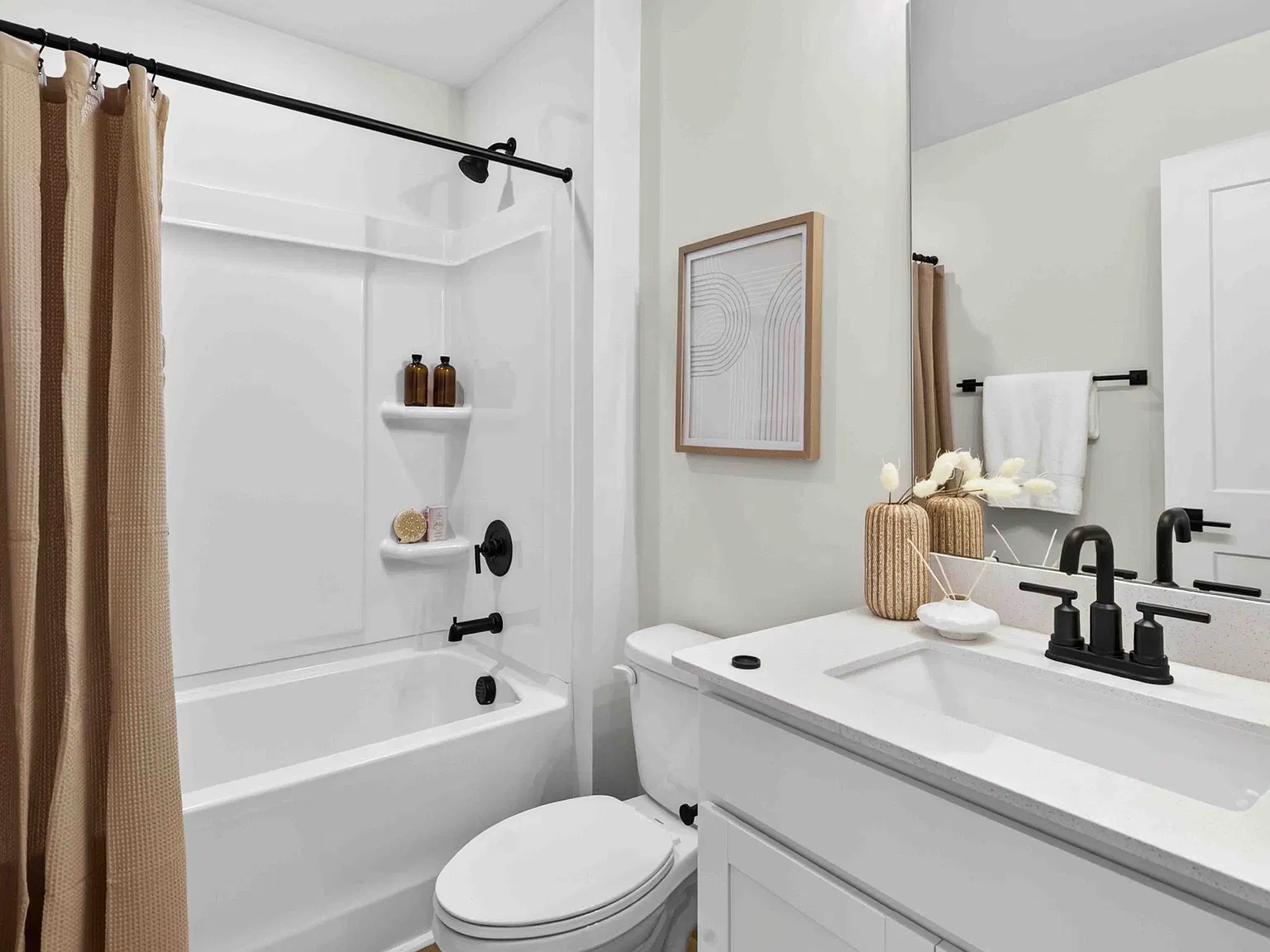 226 E Morehouse Ave — Photo 4