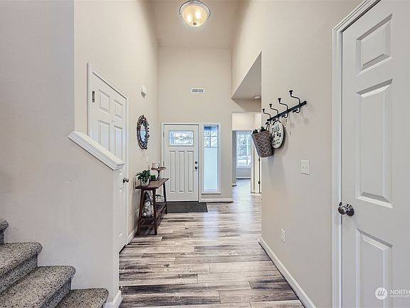 3rd image of 16915 138th Avenue E