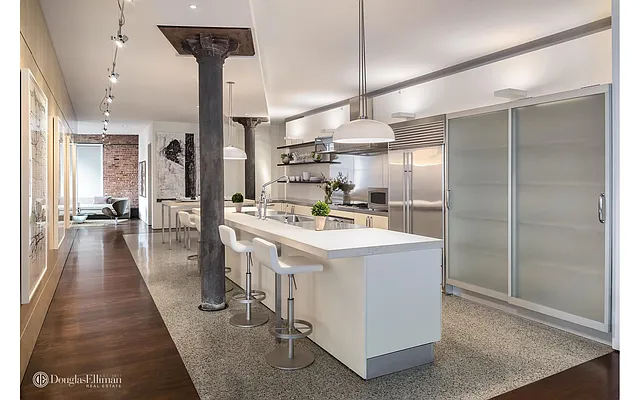 Rented by Douglas Elliman | media 38