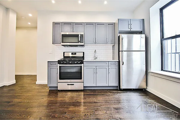 Rented by Ideal Properties Group | media 4