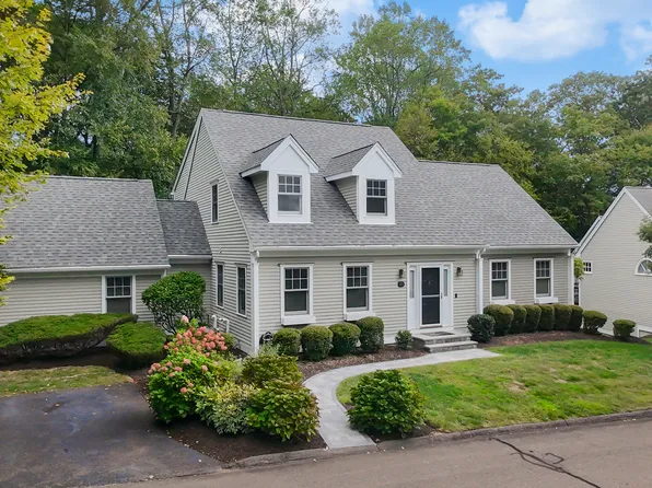 25 Bunker Hill Circle #25, Shelton, CT 06484