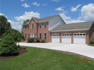 2101 Adams Dr, Clairton, PA 15025