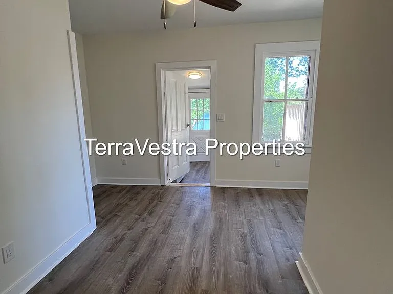 41-43 East Ave — Photo 8