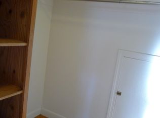 25 Old Winchester St #2, Newton Highlands, MA 02461