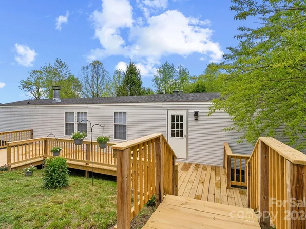 117 S Greenleaf Rd, Hendersonville, NC 28739
