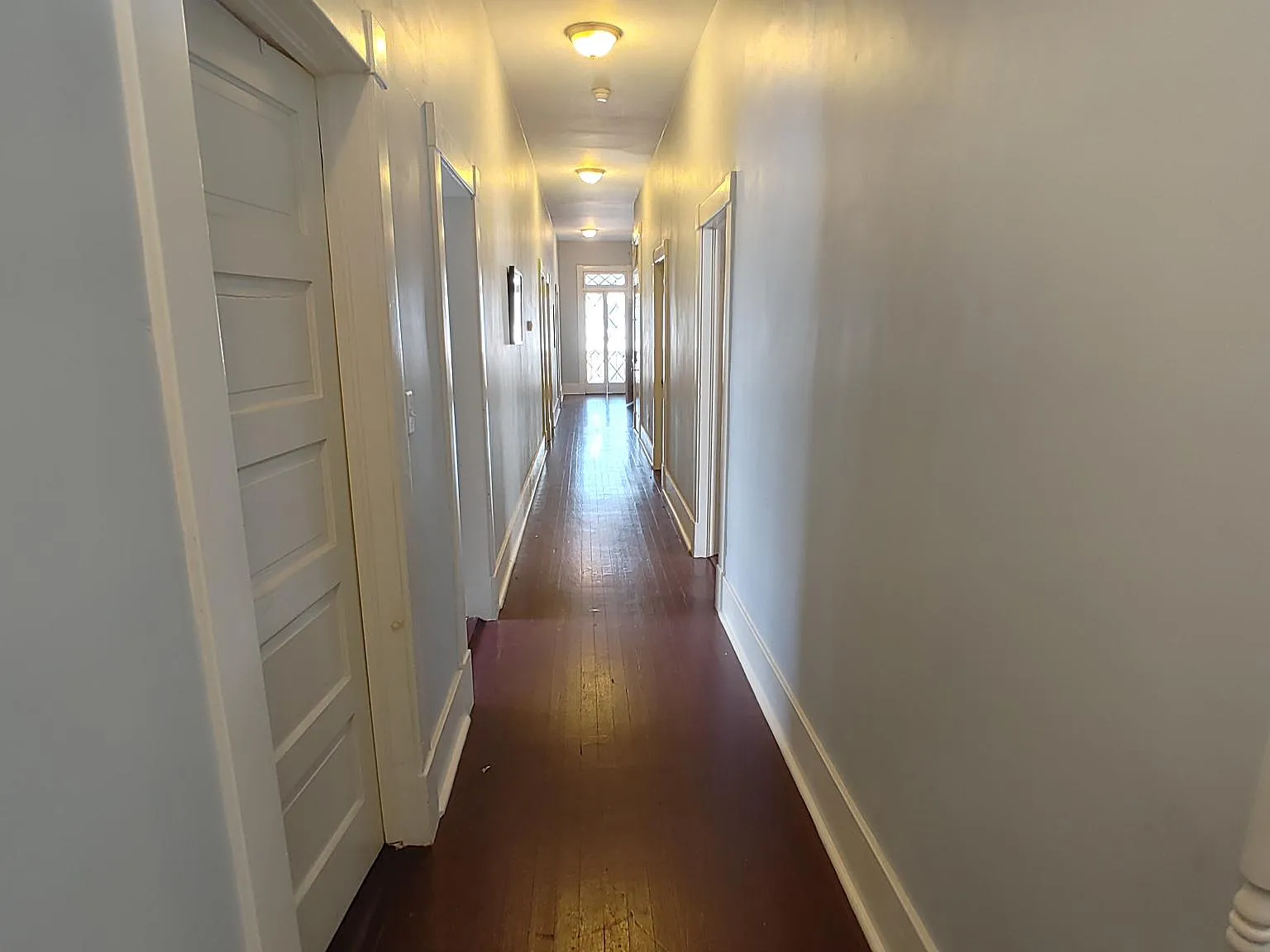 4 bed, 2.5 bath, 1800 sqft, $700 — Photo 1