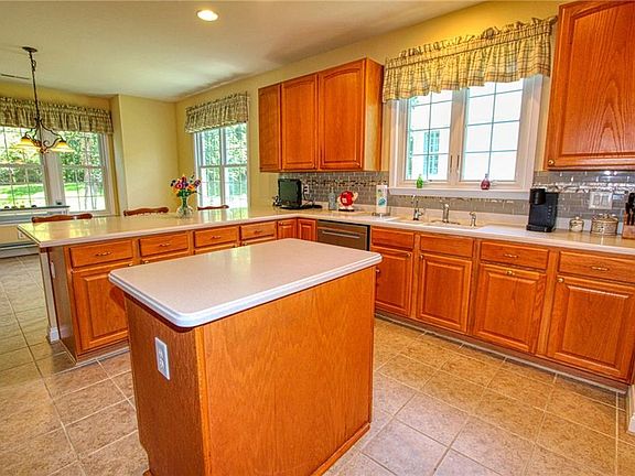3rd image of 4772 Winterberry Ct