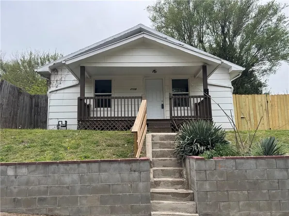 2729 S 20th St, Saint Joseph, MO 64503