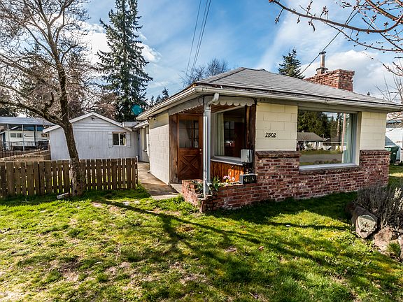 4th image of 21902 53rd Ave W