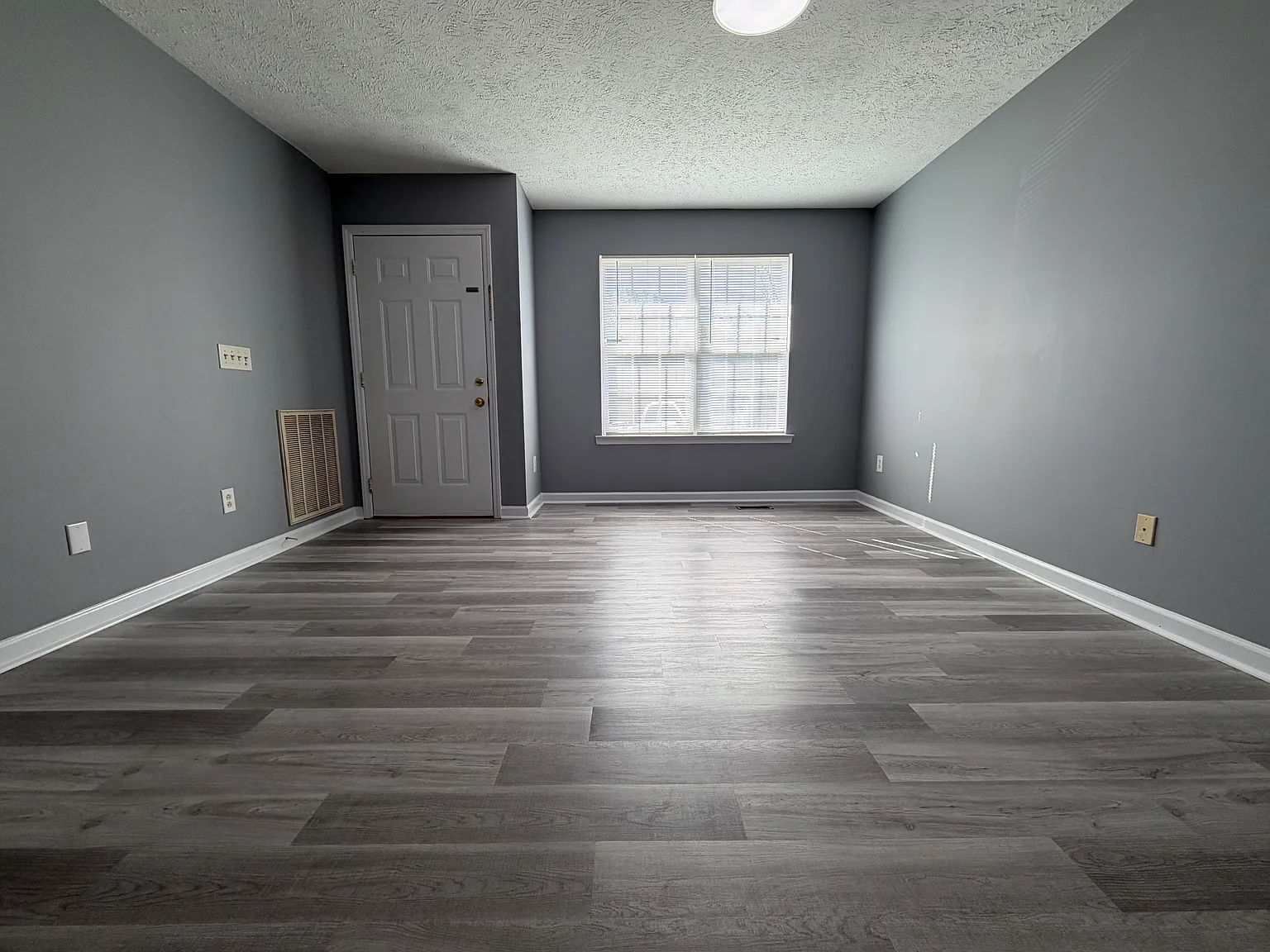 2 bed, 1087 sqft, $1,400 — Photo 2
