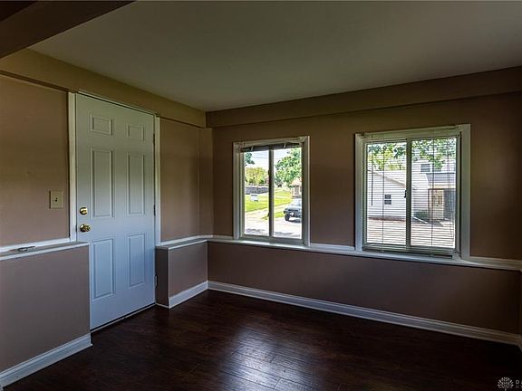 5th image of 30 Brussels Ave