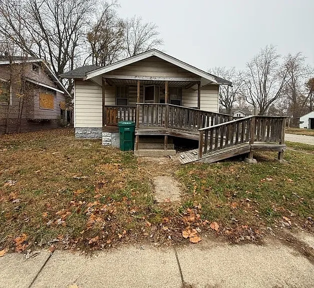 1652 E Hickory St — Photo 2