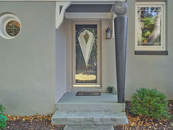 5th image of 2042 S Holland Avenue