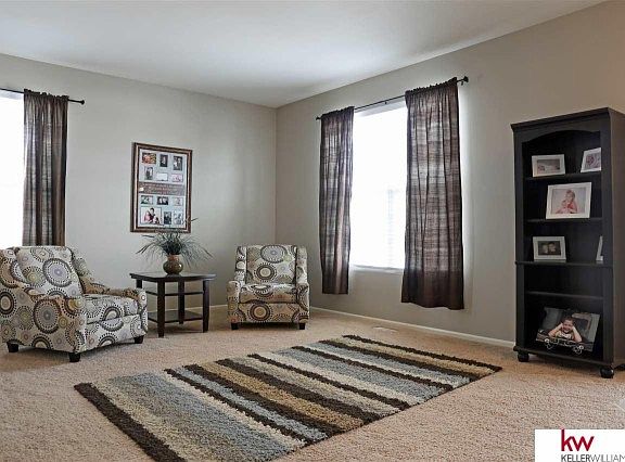 4th image of 2110 Quartz Dr