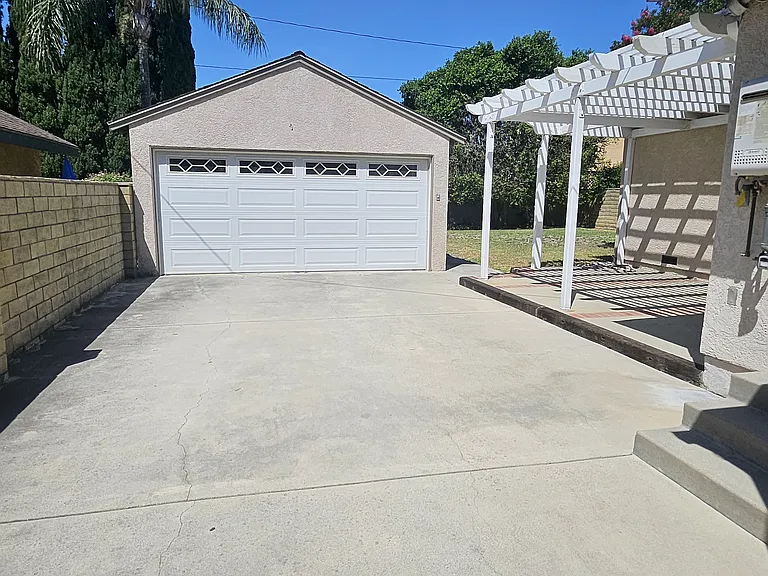 6341 Sultana Ave — Photo 17