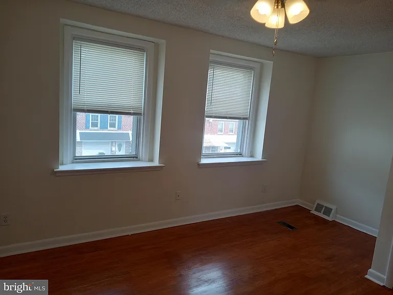 58 Suburban Ln — Photo 17