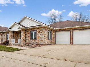 924 Elmridge Dr, Cedar Falls, IA 50613