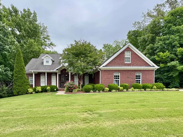 104 Castlewood Ct, Florence, AL 35633