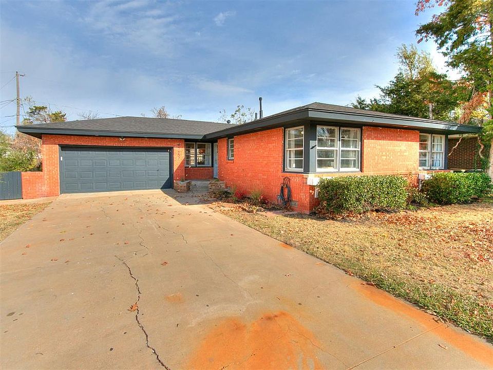 1st image of 2657 Lakeside Dr