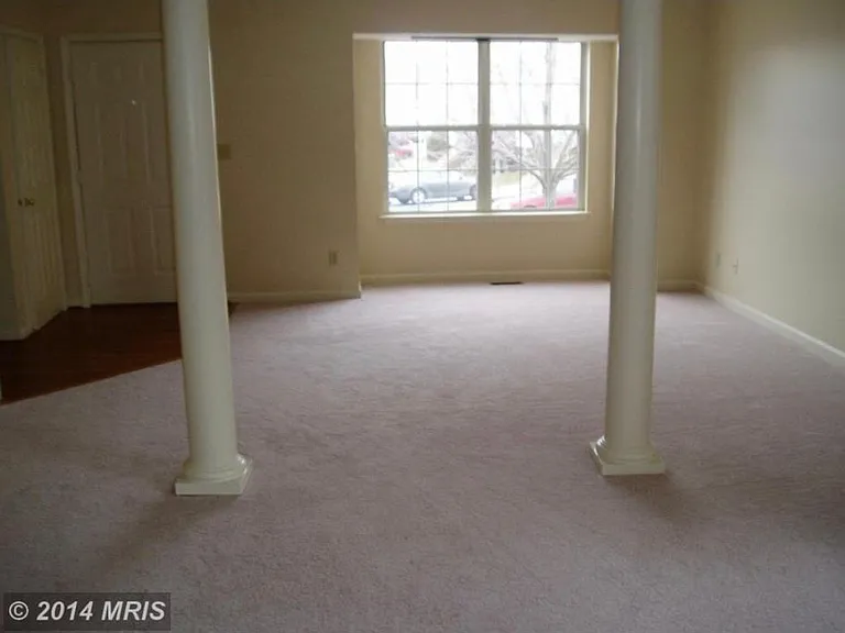 301 Royce Ct — Photo 2