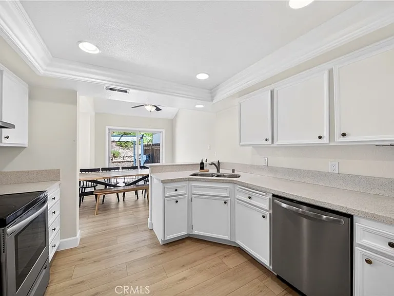 10728 Portobelo Dr — Photo 9